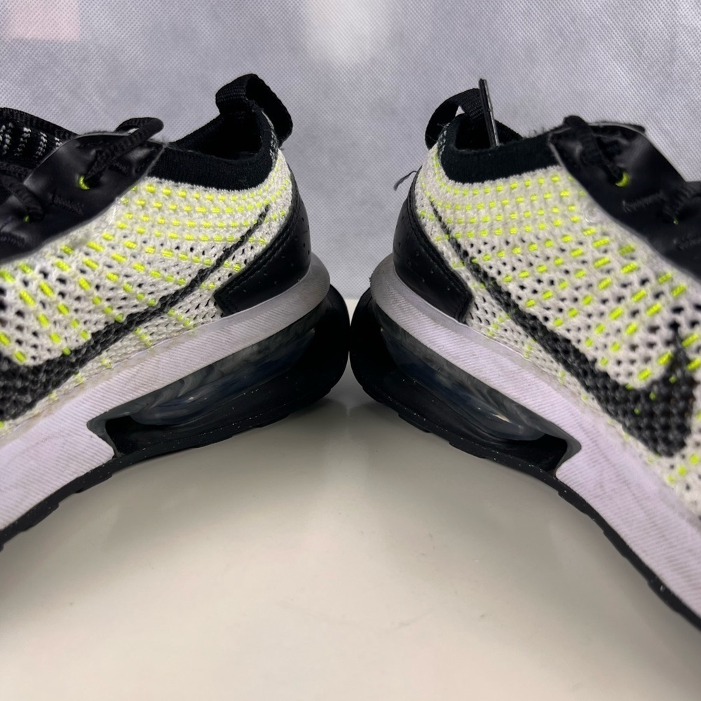 Nike Air Max Flyknit Racer Oreo Shoes Black White Volt Sz 7.5 great condition - Picture 6 of 8